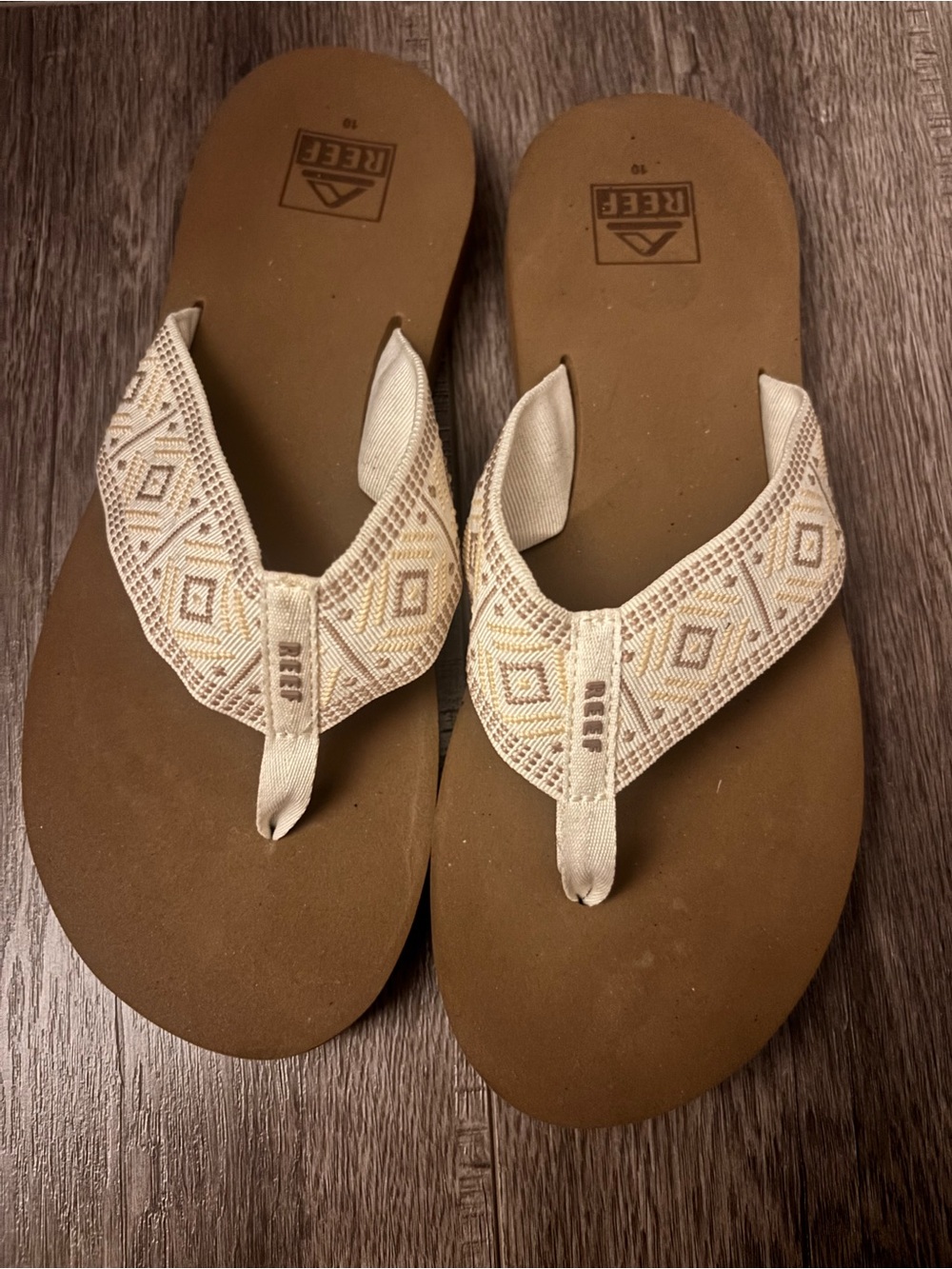Reef Women’s Cream Embroidered Thong Sandals with Brown Footbed
